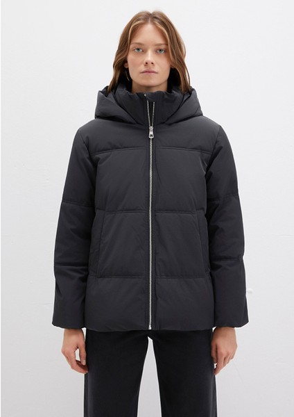 Su İtici Kapüşonlu Siyah Şişme Mont 1110445-900