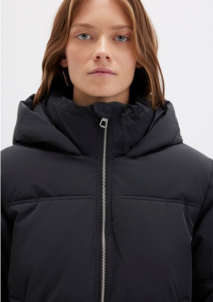 Su İtici Kapüşonlu Siyah Şişme Mont 1110445-900