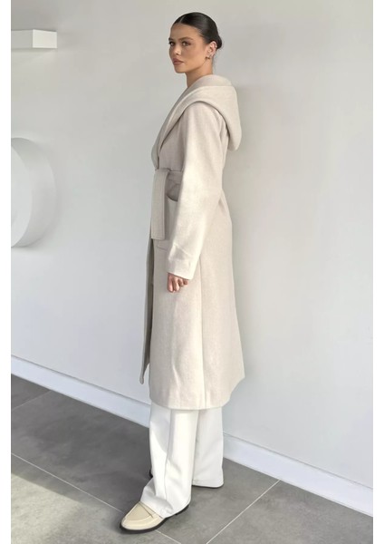 Kadın Bel Kuşaklı Iç Astarlı Kapüşonlu Kaban P-00019493 indirimleri