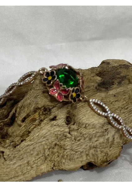 Gümüş Yeşil Taşlı Kadın Kolyesi modelleri