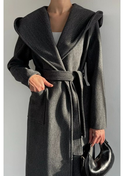 Kadın Bel Kuşaklı Iç Astarlı Kapüşonlu Kaban P-00019493 modelleri