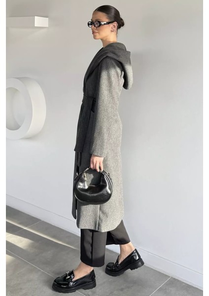 Kadın Bel Kuşaklı Iç Astarlı Kapüşonlu Kaban P-00019493 indirimleri