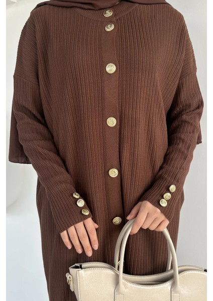 Gold Düğmeli Kendinden Çizgi Desenli Tesettür Triko Hırka P-00018361 fırsatları