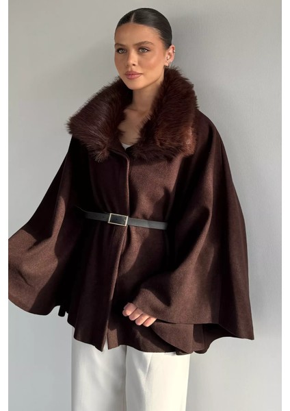 Yaka Kürk Detaylı Kemerli Kadın Panço P-00018918