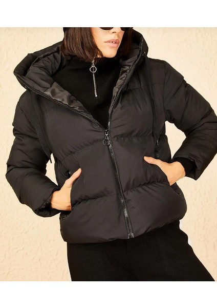 Kadın Kapüşonlu Şişme Mont