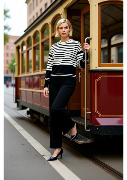 Kadın Alt Üst Geniş Kalıp Çizgili Triko Kazak ve Düz Paça Pantolon Takımı Gün Boyu Konforlu Şıklık modelleri