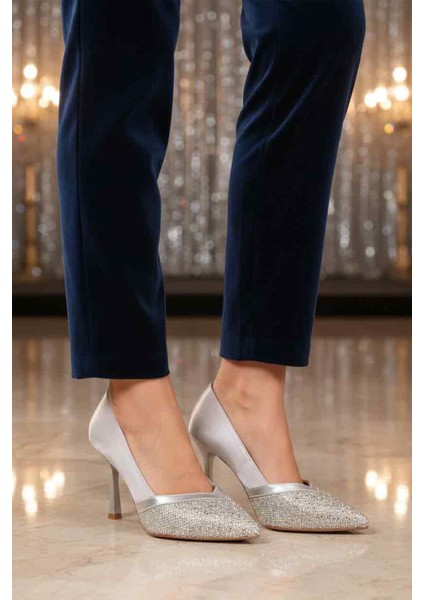 Gümüş Saten Taş Işlemeli Kadın Abiye Ayakkabı 357192 Z modelleri