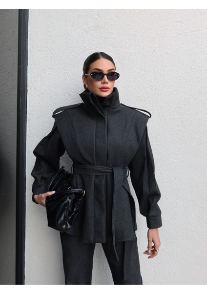 Vatkalı Omuz Apolet Detay Kaşe Kaban modelleri