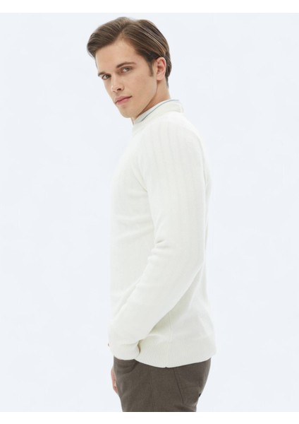 Ekru Bisiklet Yaka Desenli Triko Kazak