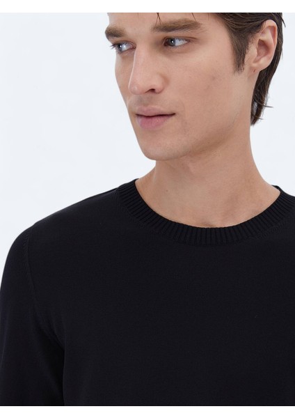 Siyah Bisiklet Yaka Düz Örgü Triko Kazak
