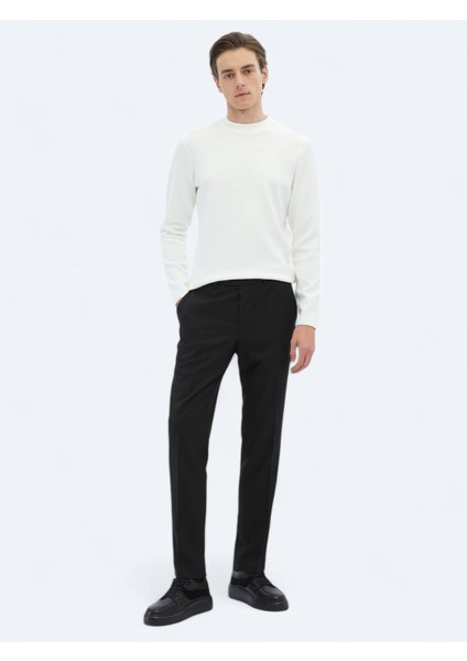 Ekru Yarım Balıkçı Yaka Desenli Triko Kazak