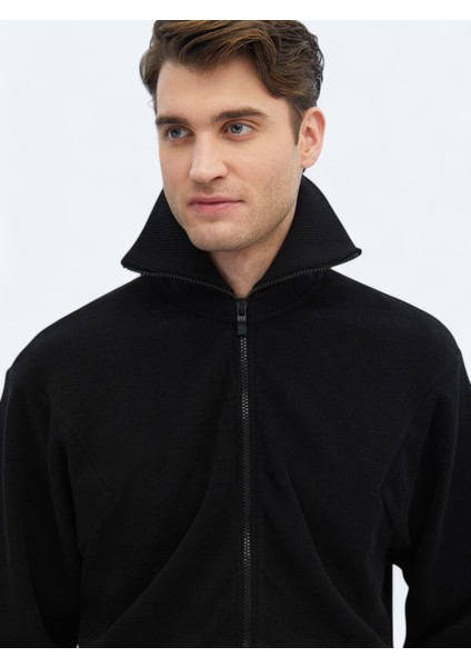 Siyah Dik Yaka Sweatshırt