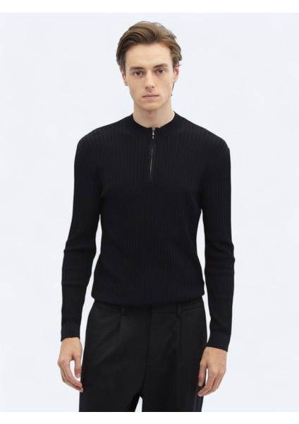 Siyah Yarım Balıkçı Yaka Desenli Triko Kazak