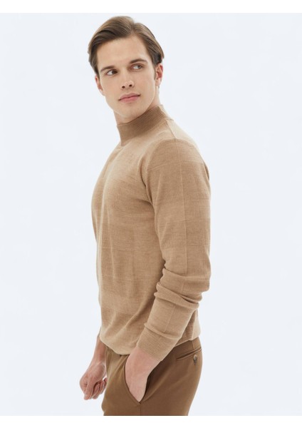 Deve Tüyü Yarım Balıkçı Yaka Jakarlı Yün Karışımlı Triko Kazak
