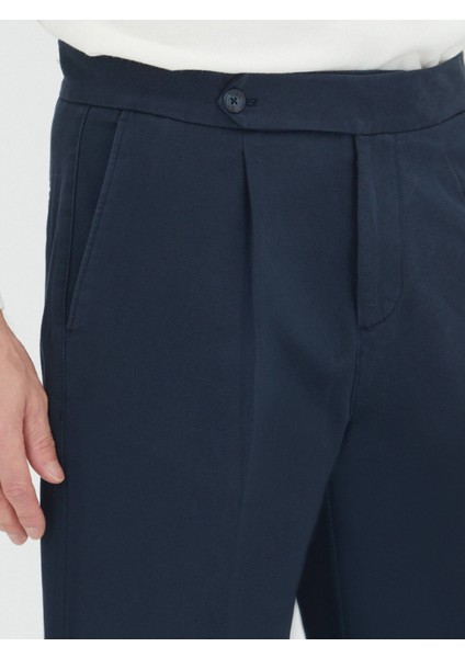 Lacivert Dokuma Carrot Fit Casual Pamuk Karışımlı Pantolon