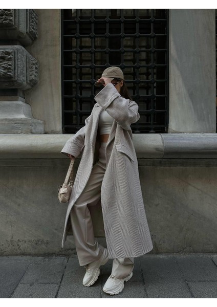 Oversize - Bir Beden Küçük Alınız Balık Sırtı Desenli Uzun Astarlı Kadın Kaban modelleri