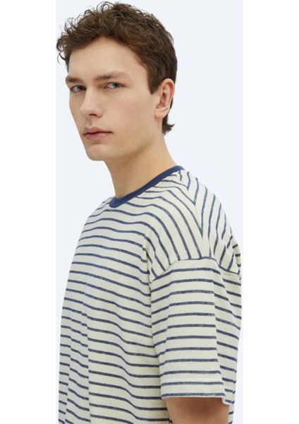 Ekru Çizgili Bisiklet Yaka %100 Pamuk T-Shirt