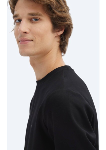 Siyah Bisiklet Yaka Sweatshırt