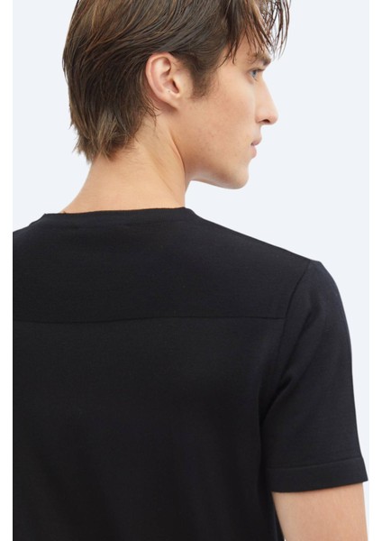 Siyah Bisiklet Yaka Desenli Triko Kazak