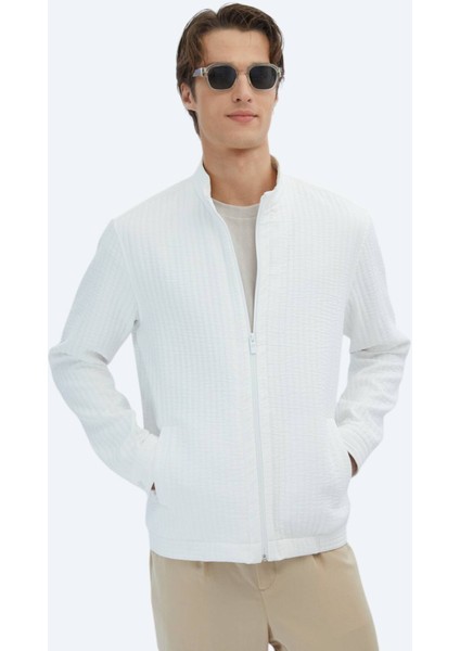 Beyaz Regular Fit Casual Dokuma Mont