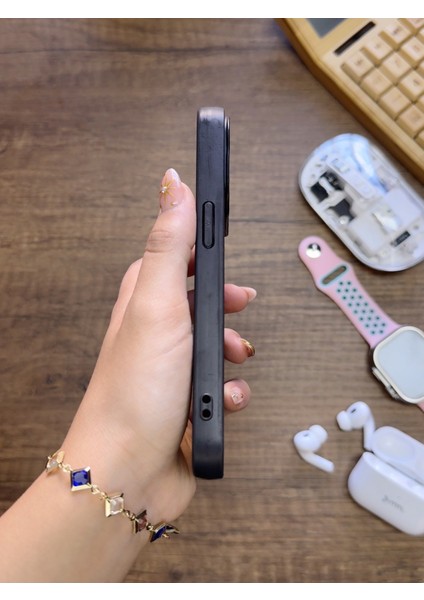 Iphone 16 Pro Uyumlu Premium Deri Dokulu Darbelere Karşı Dayanıklı Nazal Silikon Kılıf fiyatları