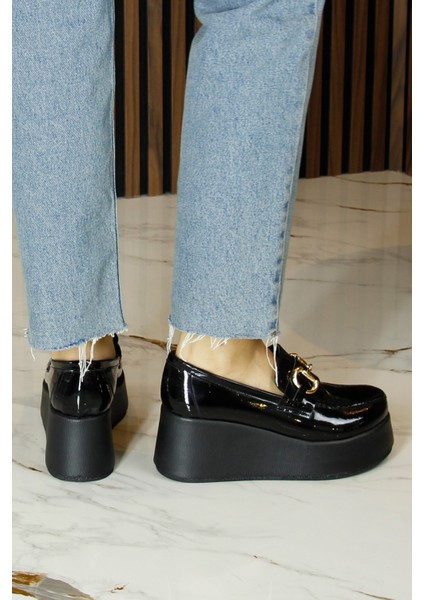 Celyn Siyah Rugan Yuvarlak Burun Tokalı Dolgu Topuklu Günlük Ayakkabı indirimleri