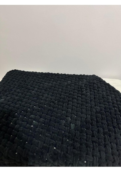 El Örgüsü Siyah Hasır Desen Bebek Battaniyesi