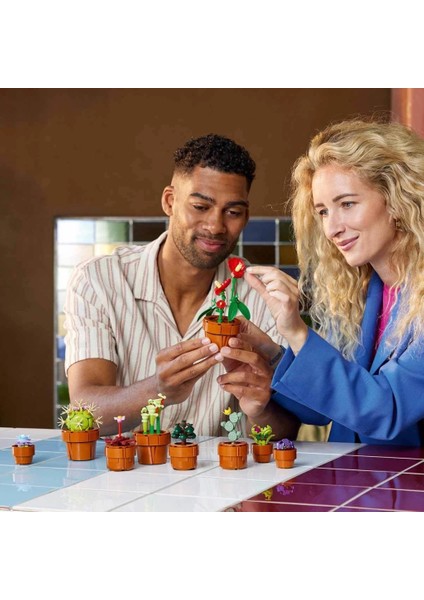 Bfs LEGO Icons Minik Bitkiler 10329 fırsatları