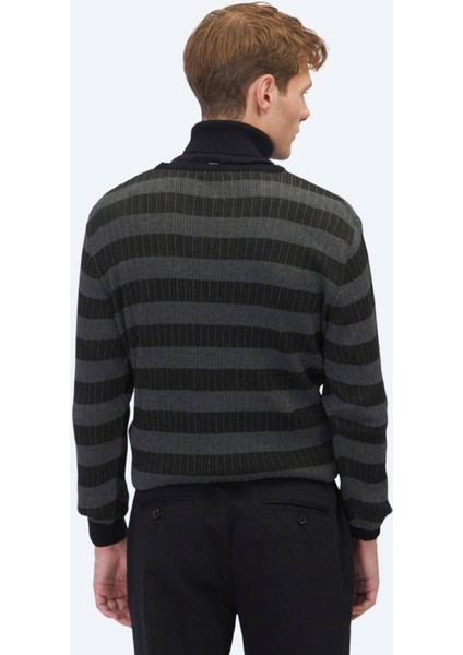 Siyah Bisiklet Yaka Desenli Pamuk Karışımlı Triko Kazak