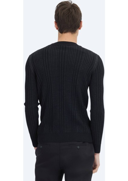 Siyah Bisiklet Yaka Jakarlı Yün Karışımlı Triko Kazak