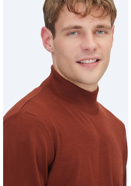 Kiremit Yarım Balıkçı Yaka Jakarlı Yün Karışımlı Triko Kazak