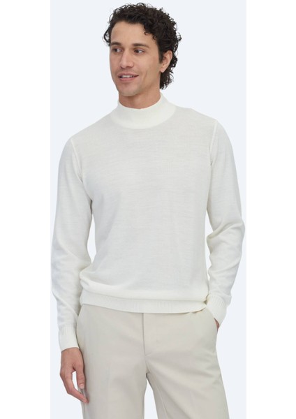 Ekru Yarım Balıkçı Yaka Jakarlı Yün Karışımlı Triko Kazak