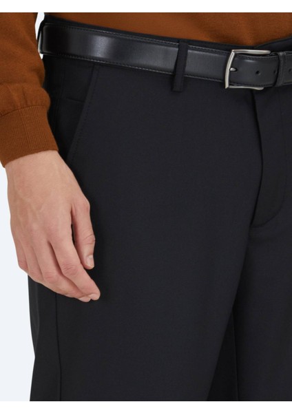 Siyah Düz Dokuma Regular Fit Casual Pantolon fırsatları