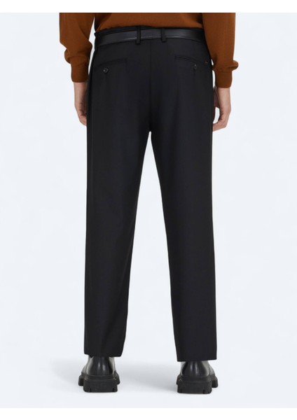 Siyah Düz Dokuma Regular Fit Casual Pantolon indirimleri