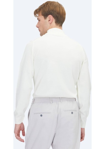 Ekru Yarım Balıkçı Yaka Düz Örgü Triko Kazak