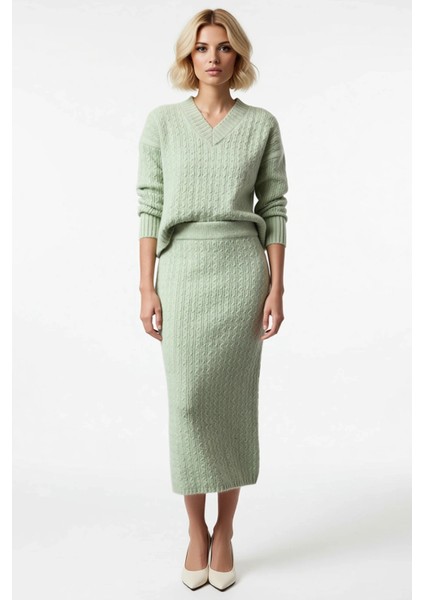 Kadın Alt Üst Oversize Saç Örgü Desenli Triko Kazak ve Midi Etek Ikili Takım Kış Sezonu Rahatlığı fırsatları