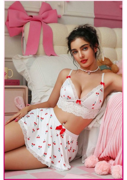 Mini Etekli Dantel Detaylı Çilek Desenli Üçlü Set – Bralet & Etek & Külot fiyatları