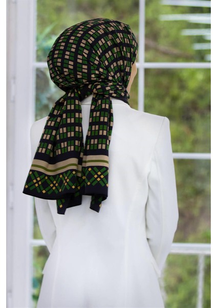 Lüks Medine Ipeği Kare Desenli Zümrüt Yeşili Renkli 75X195 Kırışmaz Şal Moss Krep Dikiş Tipi Italyan Dikişli