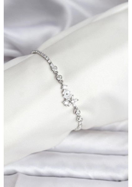 Çiçekli Zirkon Taşlı Gümüş Renk Su Yolu Kadın Bileklik