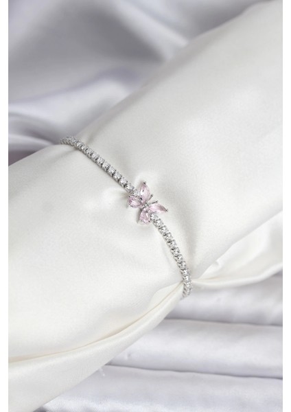 Zirkon Taşlı Gümüş Renk Pirinç Su Yolu Kadın Bileklik