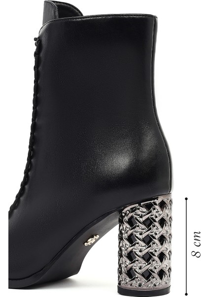 Kadın Siyah Bağcıklı Fermuarlı Kalın Topuklu Bot 25WFE481218 fiyatları