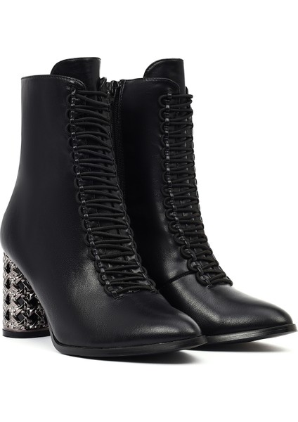 Kadın Siyah Bağcıklı Fermuarlı Kalın Topuklu Bot 25WFE481218 indirimleri