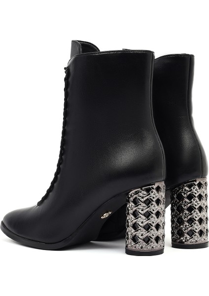 Kadın Siyah Bağcıklı Fermuarlı Kalın Topuklu Bot 25WFE481218