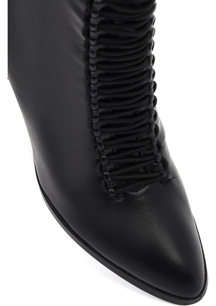 Kadın Siyah Bağcıklı Fermuarlı Kalın Topuklu Bot 25WFE481218