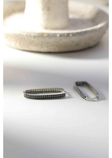 Siyah Taşlı Geometrik Şekili Gümüş Kadın Küpe fiyatları