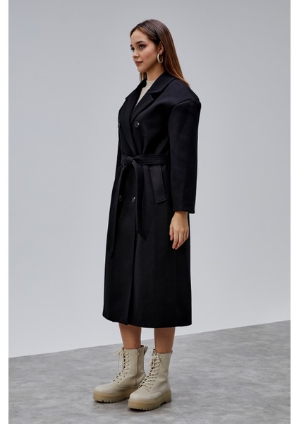 Siyah Kruvaze Kapama Belden Bağlamalı Geniş Kalıp Kaşe Kaban modelleri