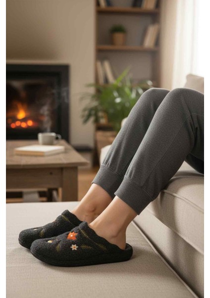 Siyah Keçe Anatomik Kadın Ev Terliği K-9561 Z modelleri