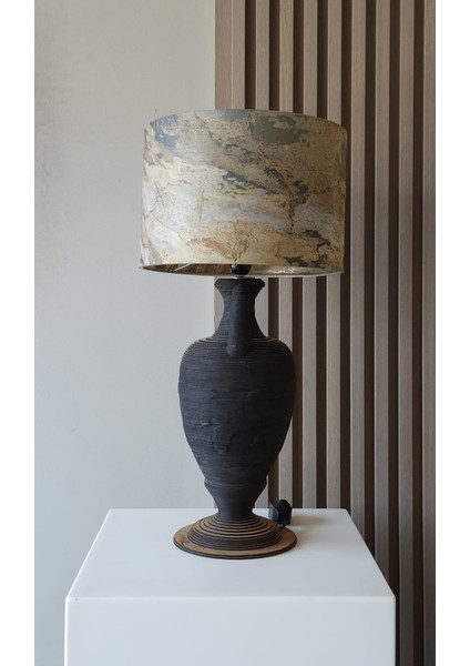 Doğal Taş Şapkalı Ahşap Dekoratif Aydınlatma – Kadın Figürü ve Vazo Formu seçenekleri fiyatları