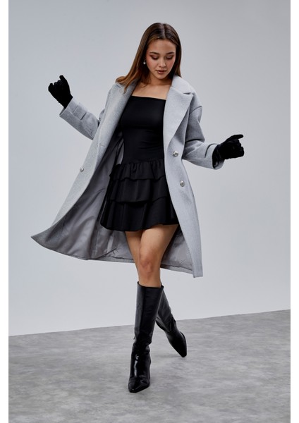 Gri Kruvaze Yaka Düğme Detaylı Kaşe Kaban