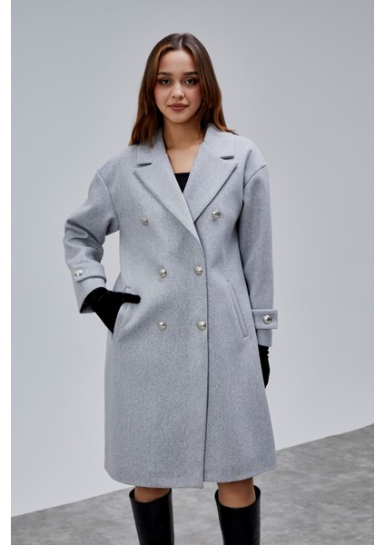 Gri Kruvaze Yaka Düğme Detaylı Kaşe Kaban